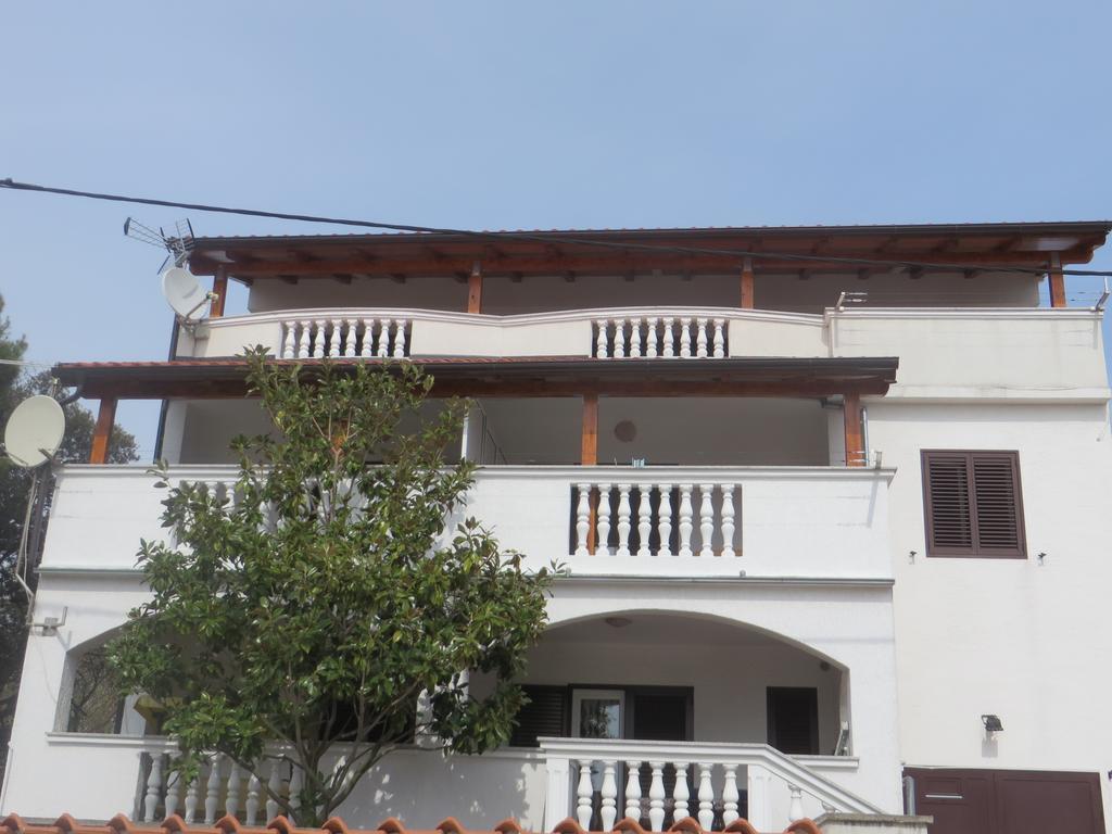 Apartments Gloria Biograd Na Moru Exterior foto